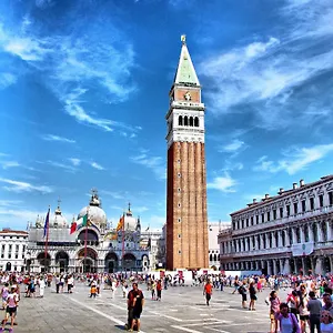 Raggio Di Sole Dietro Piazza San Marco Hébergement de vacances Venise